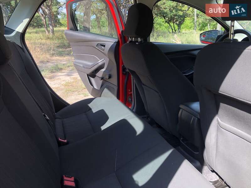 Седан Ford Focus 2015 в Днепре фото 41 Седан Ford Focus 2015 в Днепре
