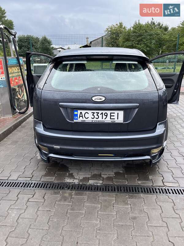 Хэтчбек Ford Focus 2006 в Луцке