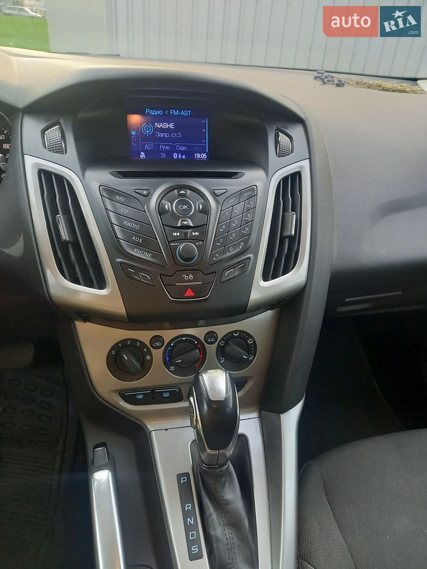 2011 Ford Focus - мініатюра 2