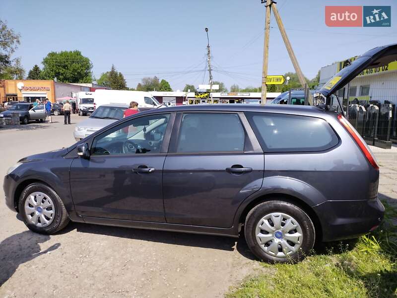 Универсал Ford Focus 2010 в Ромнах