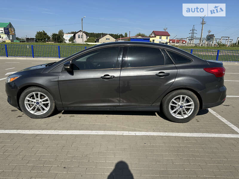 Седан Ford Focus 2017 в Нововолынске