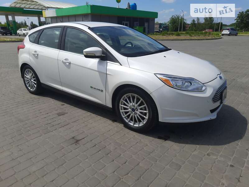 Хэтчбек Ford Focus 2014 в Днепре