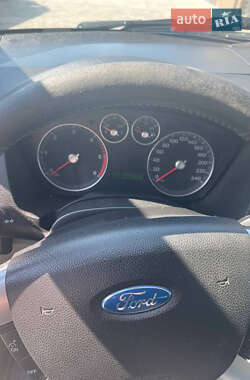 Седан Ford Focus 2006 в Городенке