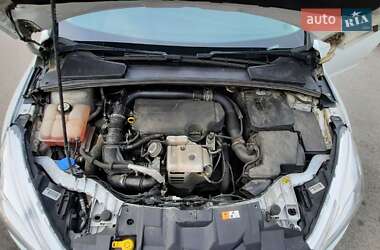 Хэтчбек Ford Focus 2015 в Днепре