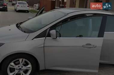 Хэтчбек Ford Focus 2013 в 