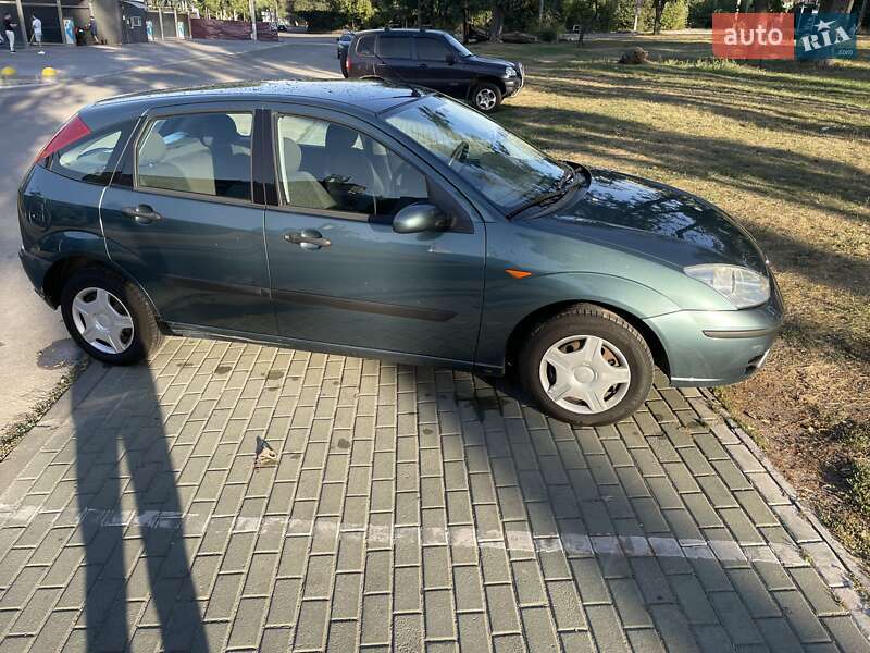 Хэтчбек Ford Focus 2003 в Запорожье