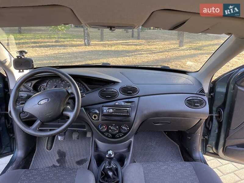 Хэтчбек Ford Focus 2003 в Запорожье