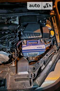 Хэтчбек Ford Focus 2002 в Киеве
