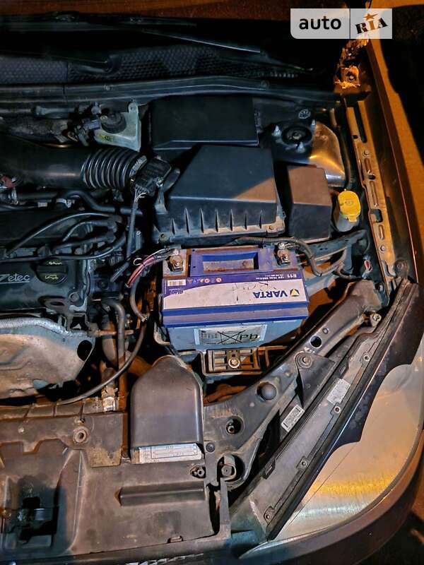 Хэтчбек Ford Focus 2002 в Киеве