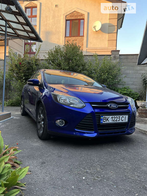 Седан Ford Focus 2013 в 