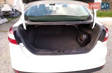 Седан Ford Focus 2015 в 