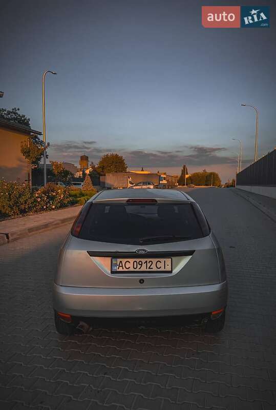 Хэтчбек Ford Focus 1999 в Рожище