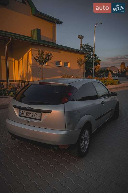 Хэтчбек Ford Focus 1999 в Рожище