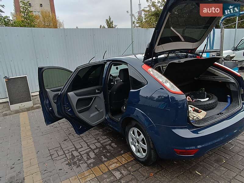 Хэтчбек Ford Focus 2008 в Киеве