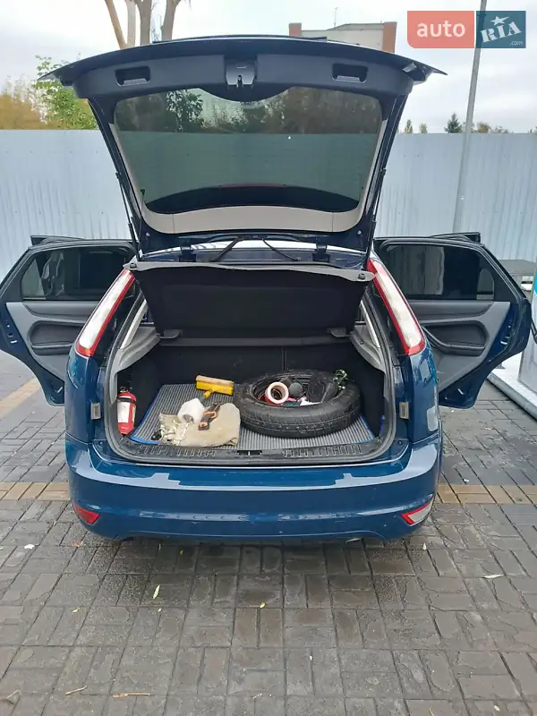 Хэтчбек Ford Focus 2008 в 