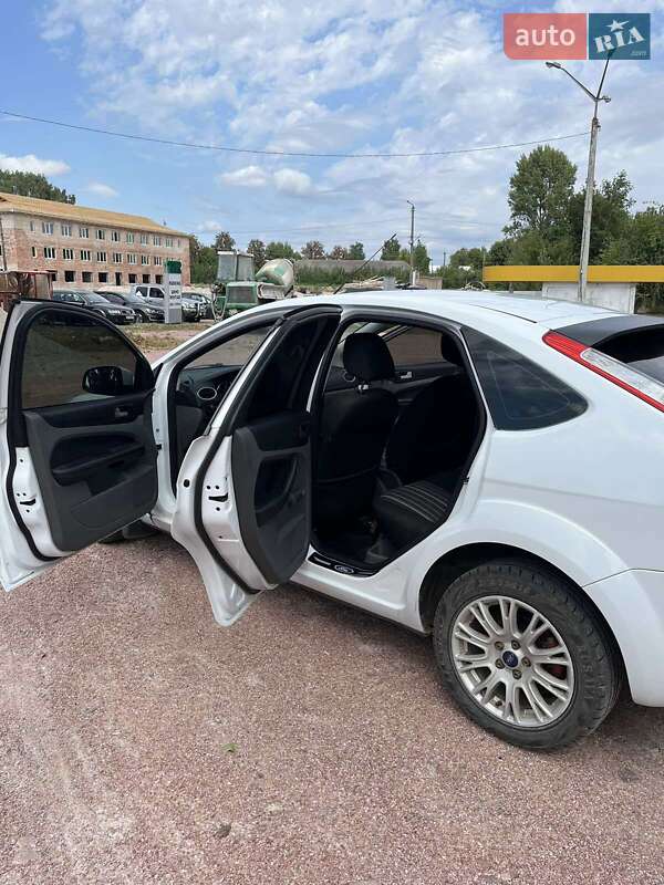 Хэтчбек Ford Focus 2009 в Овруче