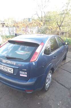 Хэтчбек Ford Focus 2006 в Тячеве