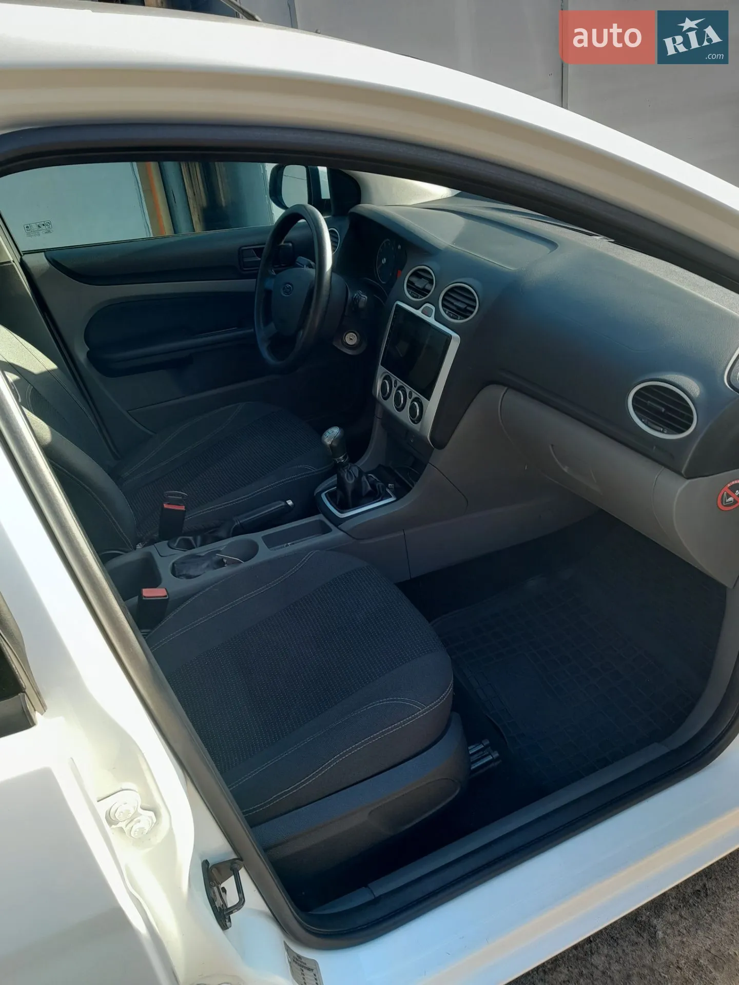 2010 Ford Focus - мініатюра 6
