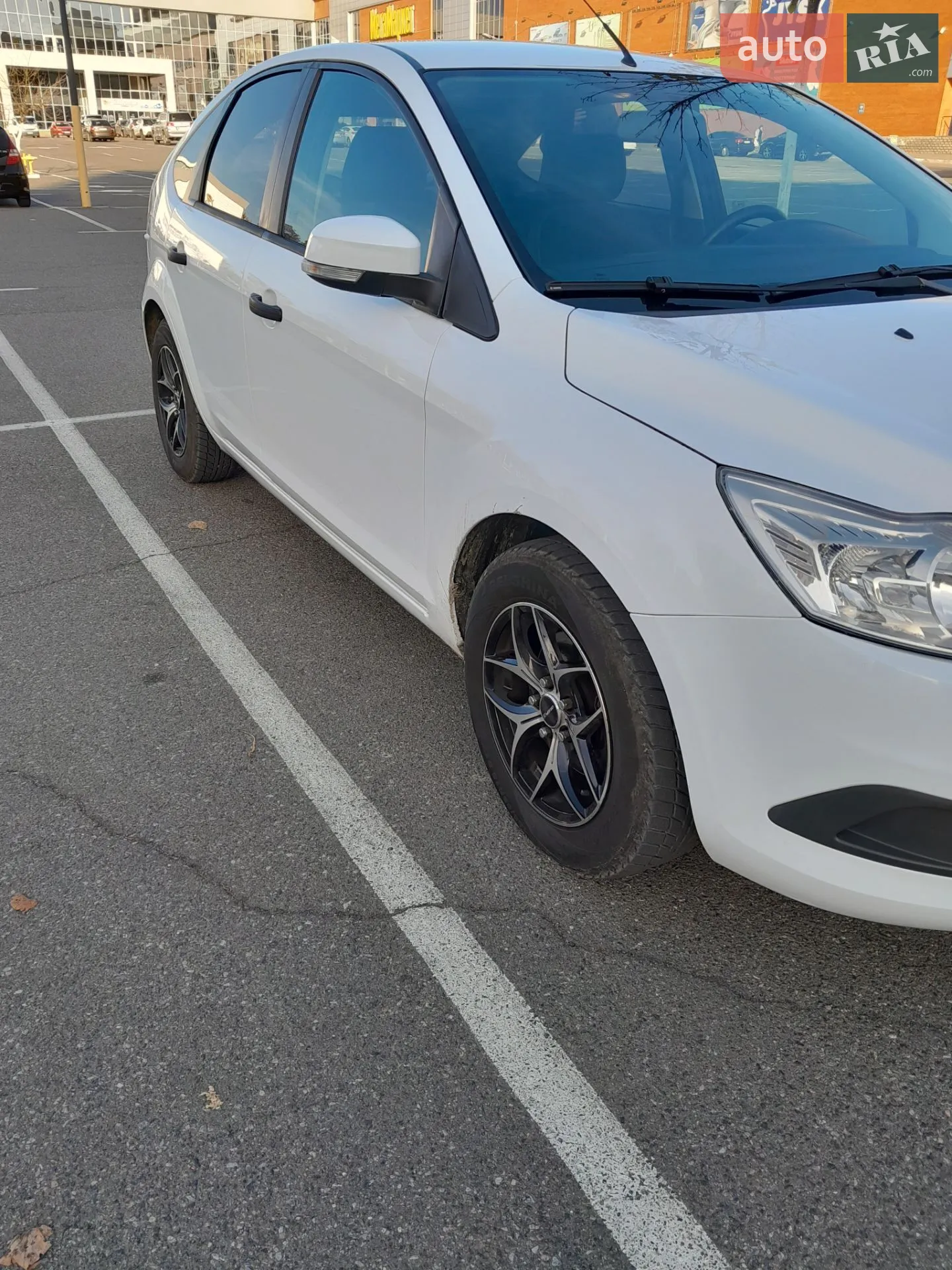 2010 Ford Focus - мініатюра 2