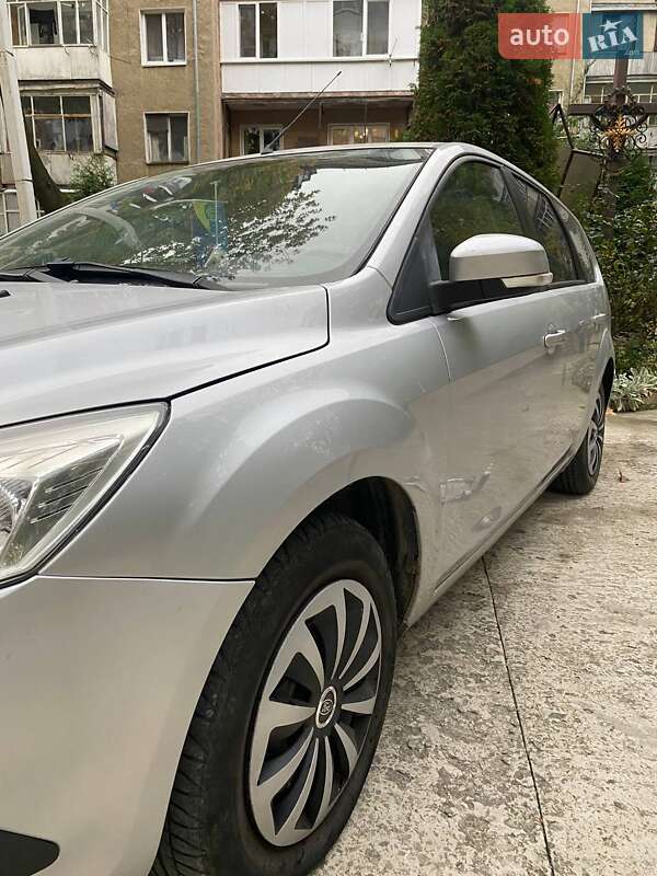 Универсал Ford Focus 2010 в Ивано-Франковске