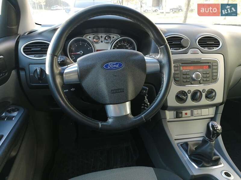 Хэтчбек Ford Focus 2010 в Киеве