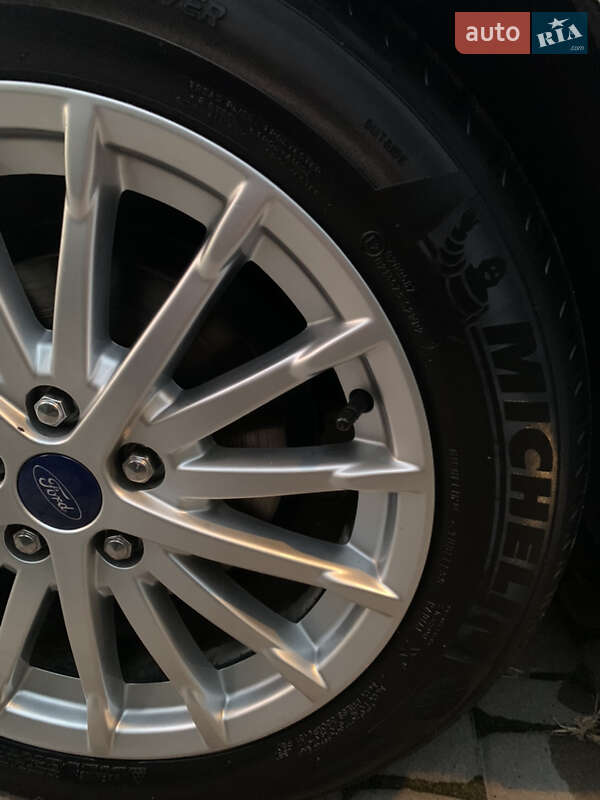Хэтчбек Ford Focus 2015 в Виннице фото 10 Хэтчбек Ford Focus 2015 в Виннице