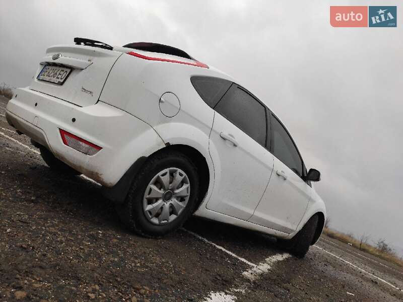 Хэтчбек Ford Focus 2011 в Ужгороде