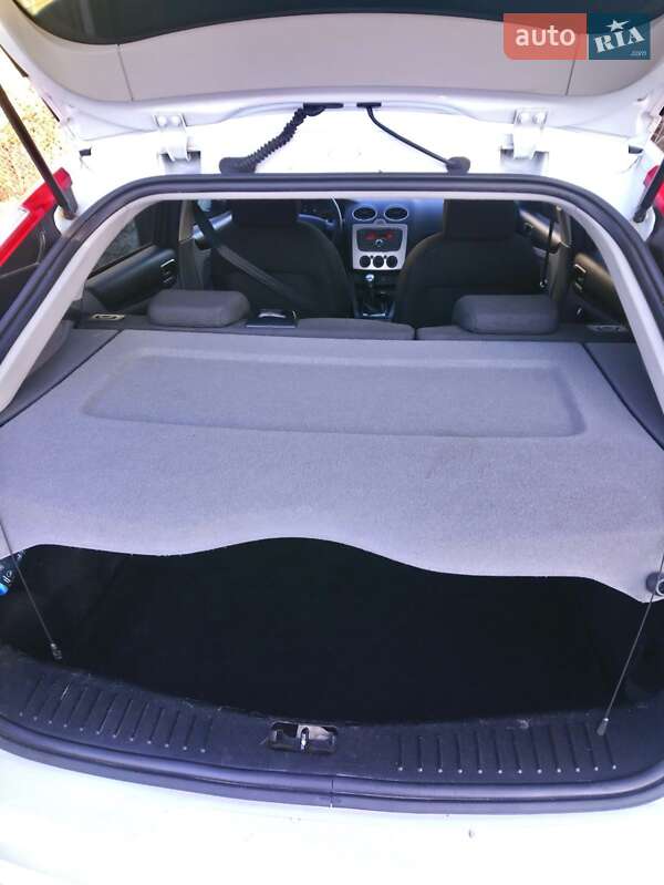 Хэтчбек Ford Focus 2011 в Ужгороде