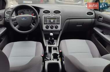 Хэтчбек Ford Focus 2005 в 
