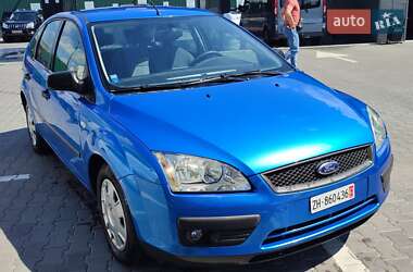 Хэтчбек Ford Focus 2005 в 