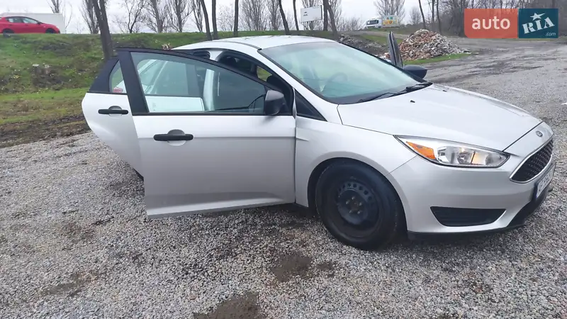 Ford Focus 2016 VIN 1FADP3E29GL289662 фото оголошення 4 з 66