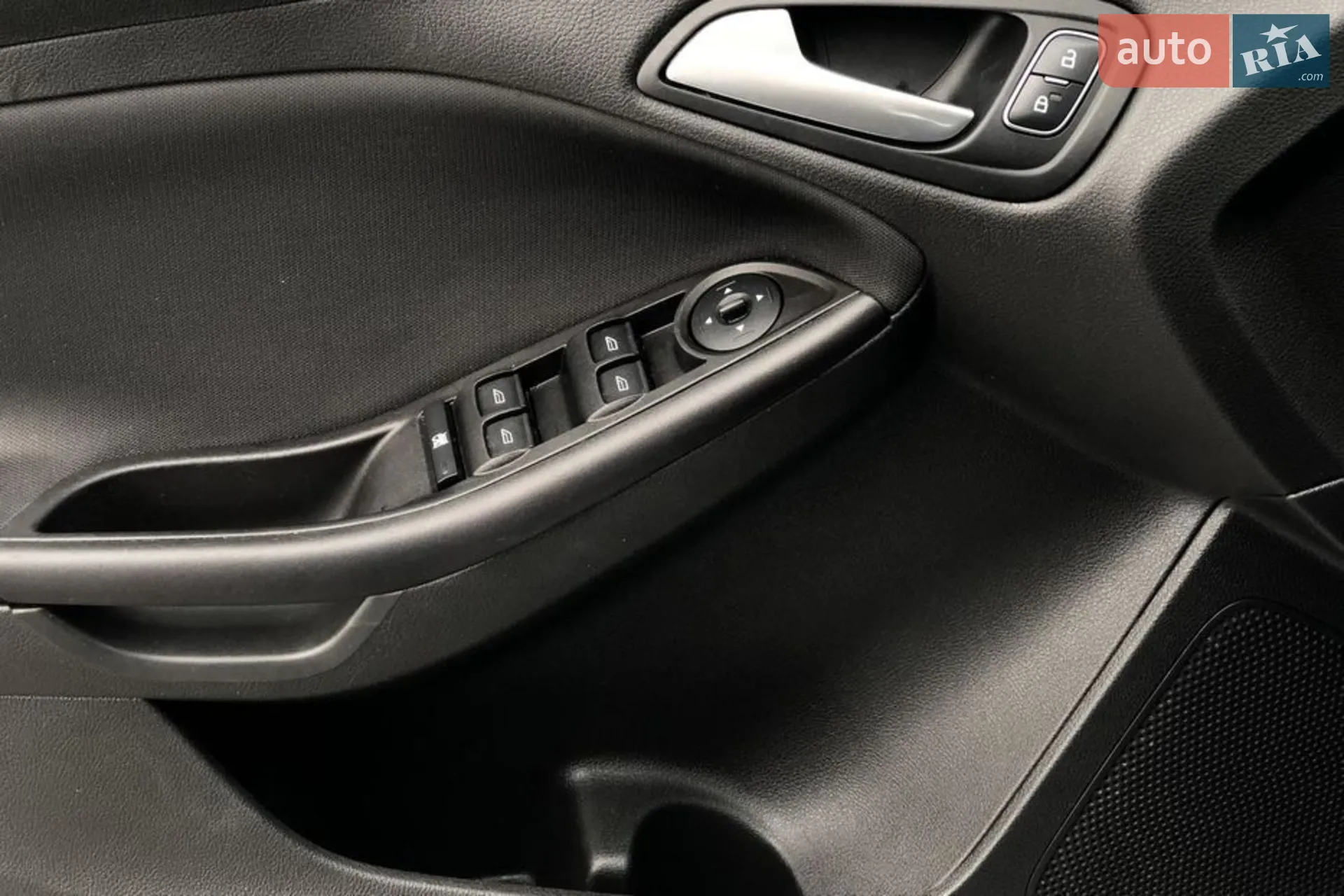 2018 Ford Focus - мініатюра 18