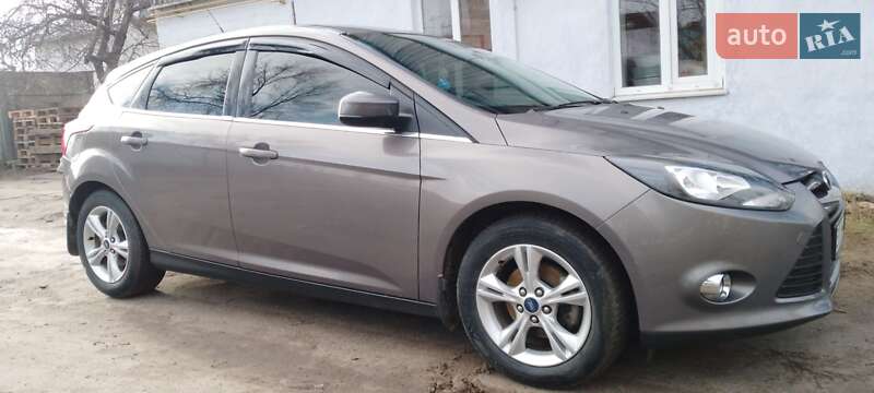 Хэтчбек Ford Focus 2013 в Великой Александровке
