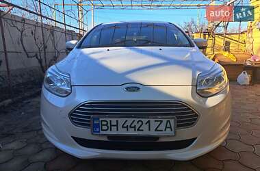 Хэтчбек Ford Focus 2013 в 