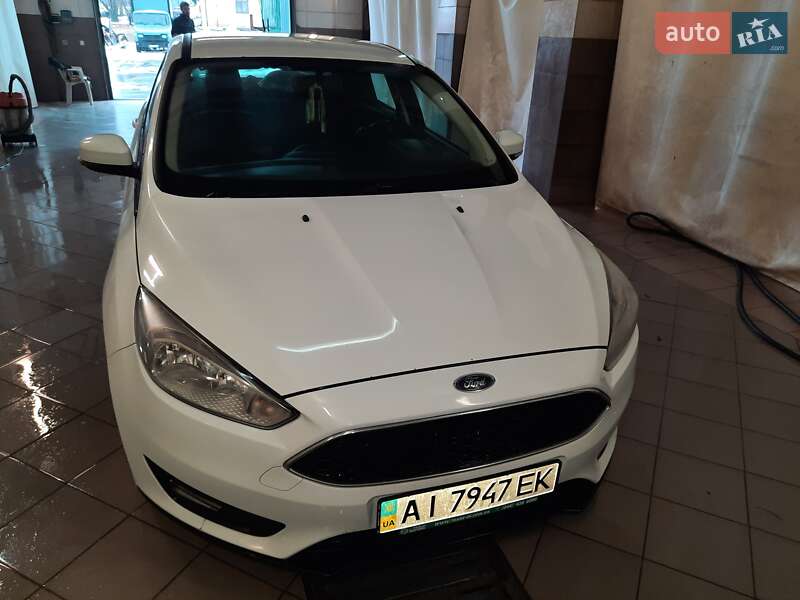 Седан Ford Focus 2015 в Киеве фото 7 Седан Ford Focus 2015 в Киеве