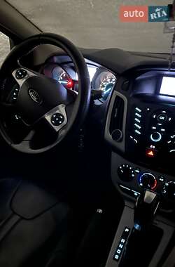Хэтчбек Ford Focus 2014 в 