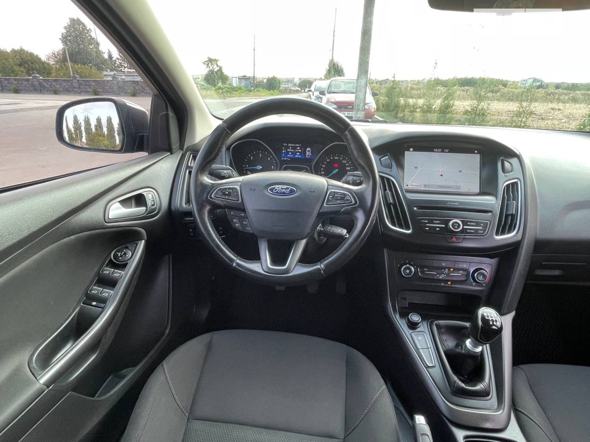 2016 Ford Focus - мініатюра 16