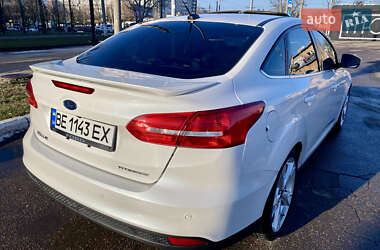 Седан Ford Focus 2015 в 