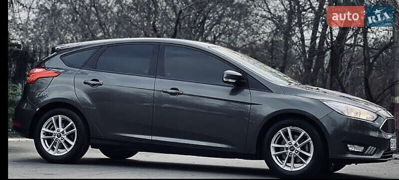 Хэтчбек Ford Focus 2016 в 