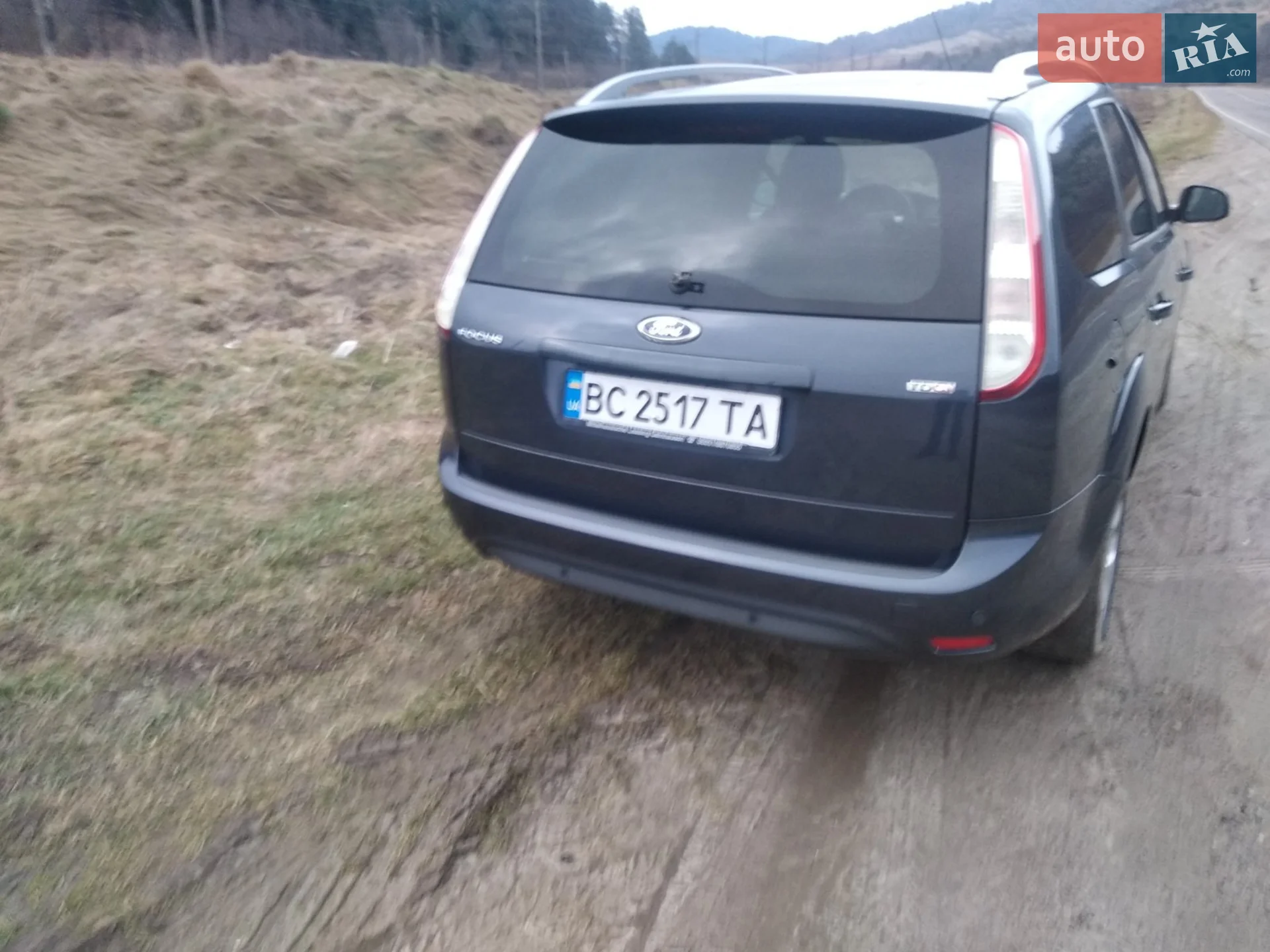 2010 Ford Focus - мініатюра 9