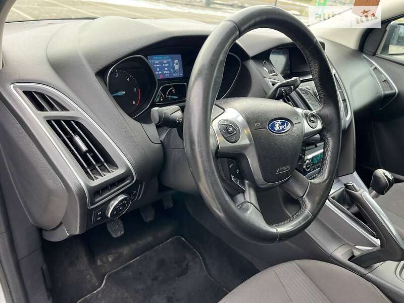 Хэтчбек Ford Focus 2011 в Львове фото 8 Хэтчбек Ford Focus 2011 в Львове