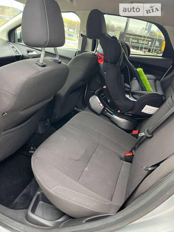 Хэтчбек Ford Focus 2011 в Львове фото 18 Хэтчбек Ford Focus 2011 в Львове