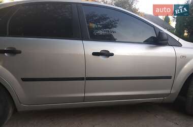 Хэтчбек Ford Focus 2007 в Ровно