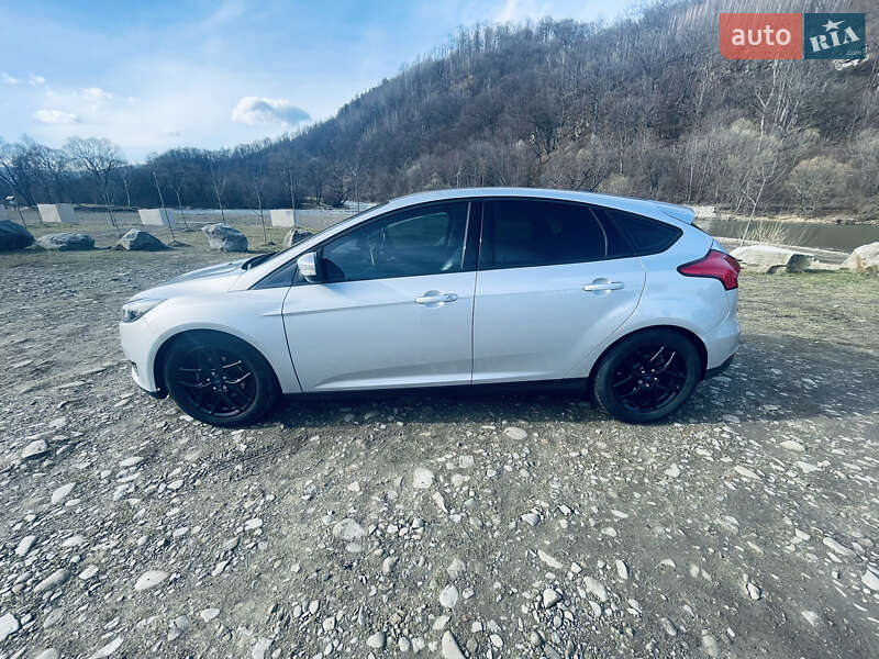 Хэтчбек Ford Focus 2016 в Долине