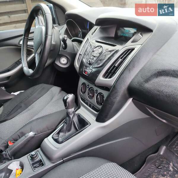 Хэтчбек Ford Focus 2013 в Дергачах