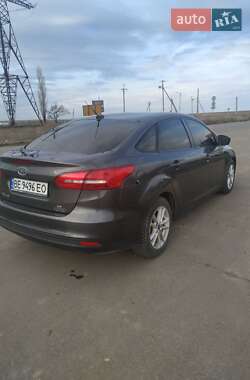Седан Ford Focus 2015 в 