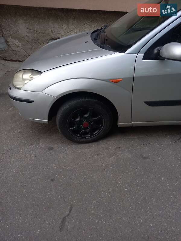 Хэтчбек Ford Focus 2002 в Ровно