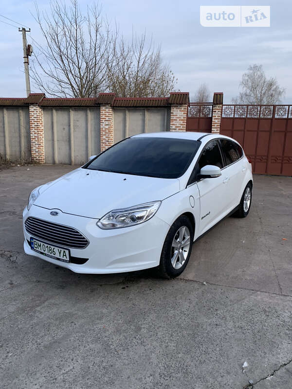 Хэтчбек Ford Focus 2013 в Ромнах