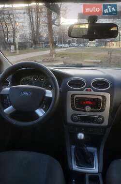 Хэтчбек Ford Focus 2007 в 