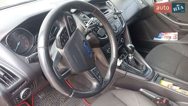 Хэтчбек Ford Focus 2015 в Андрушевке